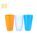 tasse en plastique colorée de pp de jus d&#39;eau potable pour l&#39;usage
